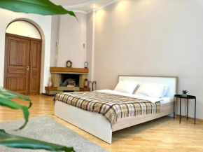 Apartments in the city center, near the theatre, Zlata plaza, Manhattan